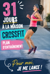 Femme en train de faire un exercice de CrossFit à la maison