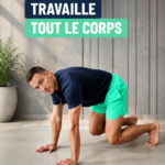 Femme malaxant des équipements de gym pour un exercice complet