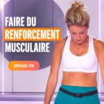 Femme faisant des exercices de renforcement musculaire à domicile
