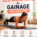 Femme pratiquant le gainage sur un tapis de yoga dans une pièce lumineuse.