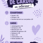 Femme en train de faire un entraînement cardio à la maison, dynamique et souriante.