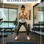 Un salon accueillant aménagé pour des exercices sans équipement, avec un tapis de yoga et des accessoires légers.