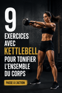 Femme en train de réaliser un exercice avec un kettlebell dans un parc