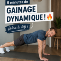 Femme faisant des exercices de gainage dynamique sur un tapis de yoga