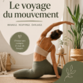 Femme s'épanouissant en plein air à travers le mouvement