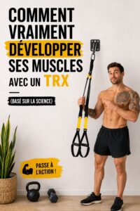 Femme s'entraînant avec un TRX dans une salle de sport, renforçant ses muscles.