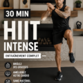 Entraînement HIIT à domicile avec des femmes souriantes