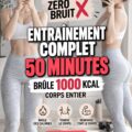 Femme effectuant un entraînement complet à la maison avec des haltères