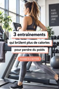 Femme souriante en train de faire un exercice de fitness pour brûler des calories.