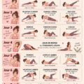 Femme souriante effectuant des exercices de fitness pour un ventre plat