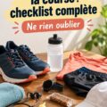 Femme qui se prépare avant de courir, vérifiant une checklist.